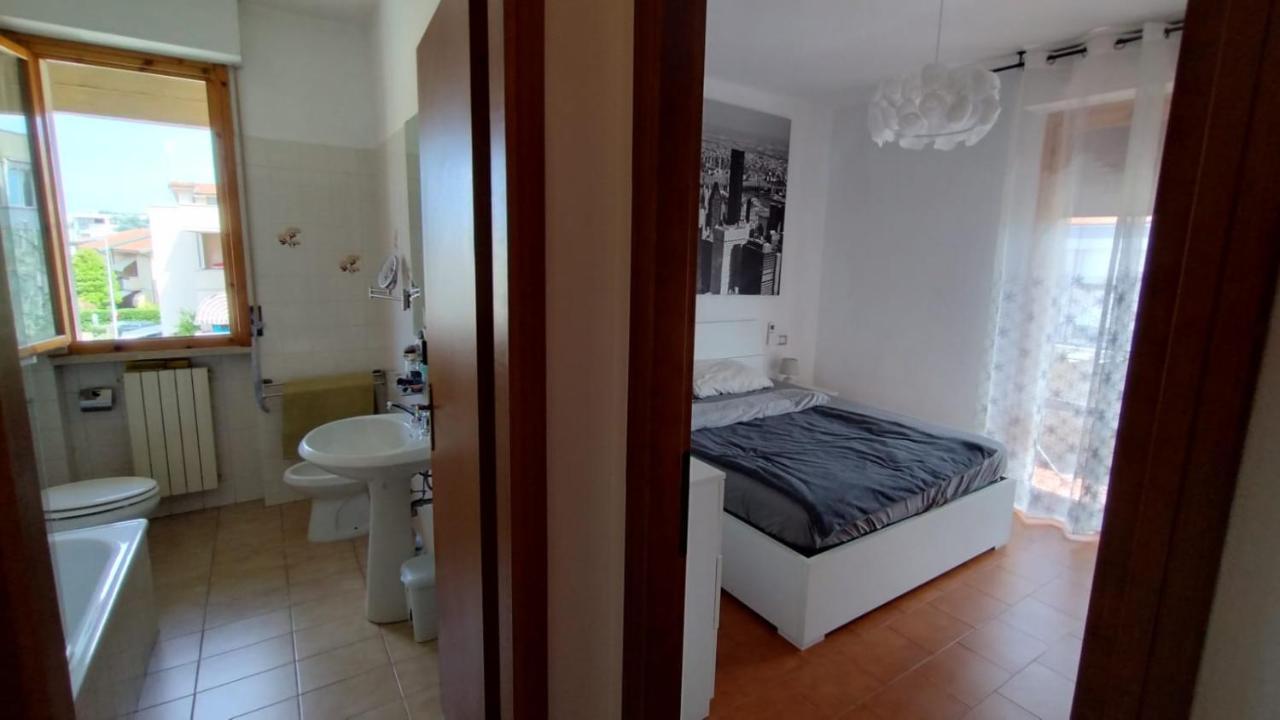 Apartament La Casa Dei Viaggiatori - Viareggio - Posto Auto Gratuito Zewnętrze zdjęcie